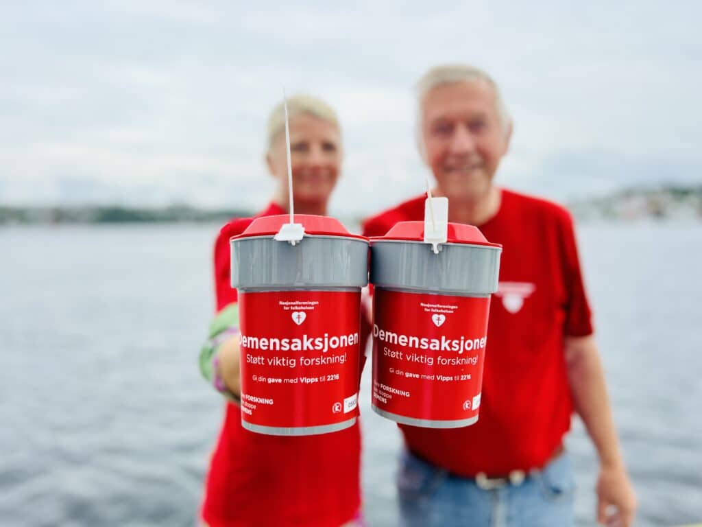 Bøsser for å illustrere innsamlingsaksjonen.