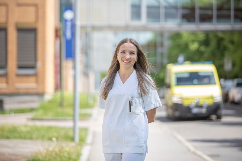 Bilde av Biolog Thea Parsberg Støle som forsker med midler fra Nasjonalforeningen for folkehelsen